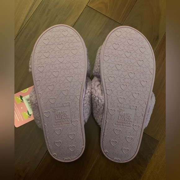 MUK LUKS Woman’s Slippers Medium(7-8) - Picture 2 of 4